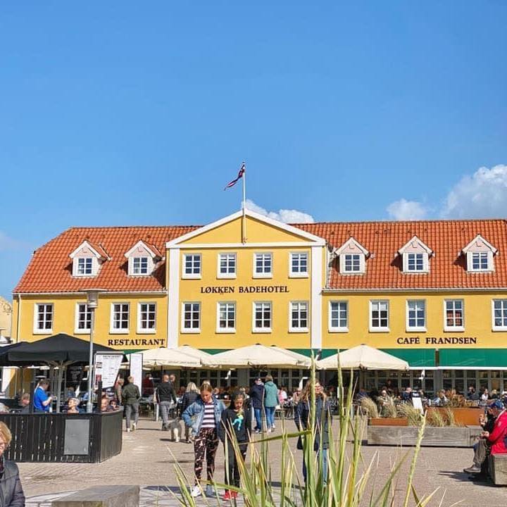 Er du vild med lækker Vildt og kolde Vine ad libitum? Så er det på Restaurant Løkken Badehotel det sker på Fredag